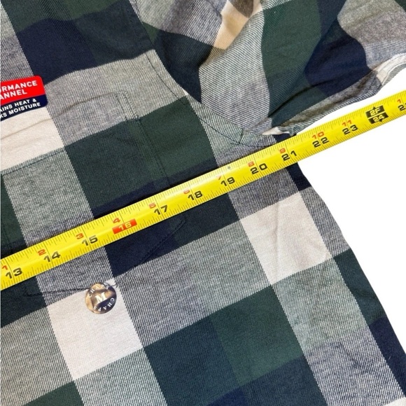CHAPS "Performance" Flannel Shirt Navy /Green Plaid Men’s Size M New With Tags - Picture 3 of 7